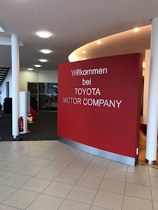 M.C.F. Motor Company Fahrzeugvertriebsgesellschaft mbH - Toyota Vertragshändler