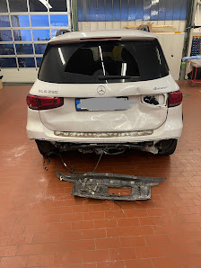 Karosseriewerk BMZ Meisterbetrieb, Brahim Zhou, KFZ-Service