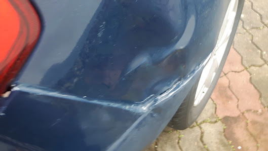 DeluxeCarOutlet An&Verkauf Gebrauchtwagen Fahrzeugaufarbeitung Fahrzeugservice