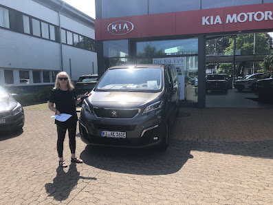 KIA & PEUGEOT | Autohaus Ernst