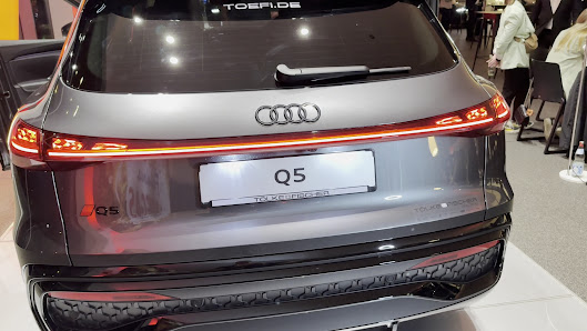 Audi Zentrum Krefeld - Premium Tölke & Fischer