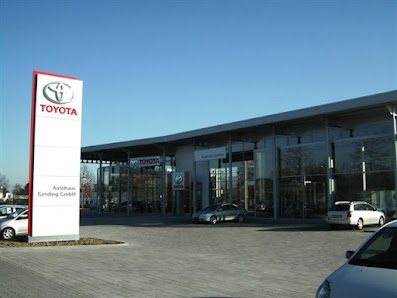 Autohaus in Krefeld Gerding GmbH - Toyota Niederrhein - Toyota Händler