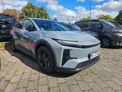 Autohaus in Krefeld Gerding GmbH - Toyota Niederrhein - Toyota Händler