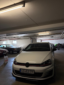 M AUTOMOBILE