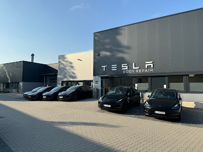 Tesla Body Shop Krefeld Linn