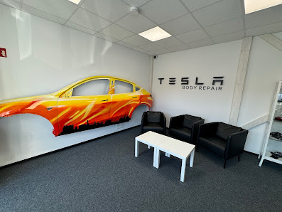 Tesla Body Shop Krefeld Linn