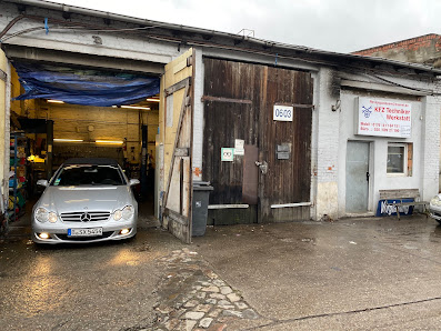KFZ Techniker Werkstatt Güldüm
