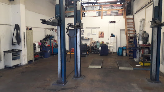 Autoklinik © - Karosserie u. Fahrzeuglackierei Berlin