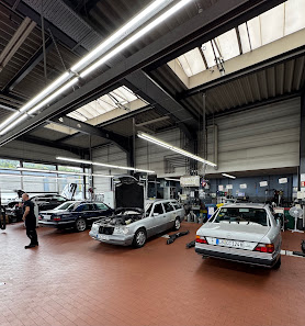 Mercedes-Benz Niederlassung Stuttgart Leonberg-Hertich