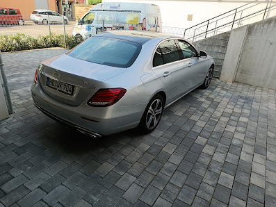Oli’s Automobile