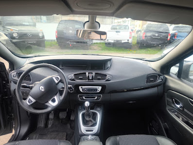 Autocenter alb