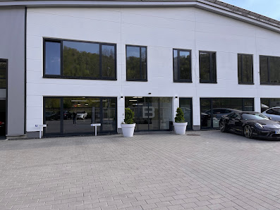 Auto Böttinger | Unfallreparatur - Lackierungen - Tesla & NIO Partner