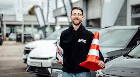 DIE AUTOHAUS FAHRSCHULE, direkt im ahg Autohaus Horb