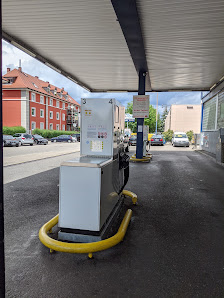 Auto - Service - Bund - freie Tankstelle mit Service - Waschstraße