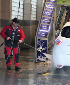 Auto - Service - Bund - freie Tankstelle mit Service - Waschstraße