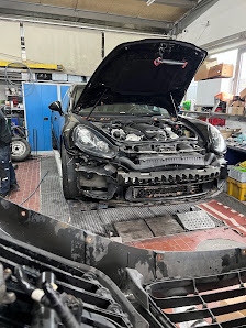 Lackieroase Auto- Lackiererei Unfallinstandsetzung