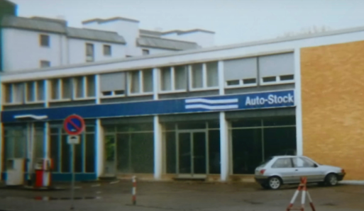Ehemaliges Autohaus Ford Auto-Stock