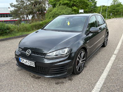 Automobile Jasmin Joldic