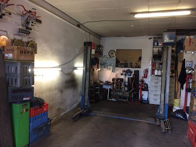 Fred's Garage