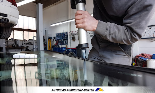 Autoglas Kompetenz-Center Memmingen | Spezialist für Steinschlagreparatur und Scheibentausch