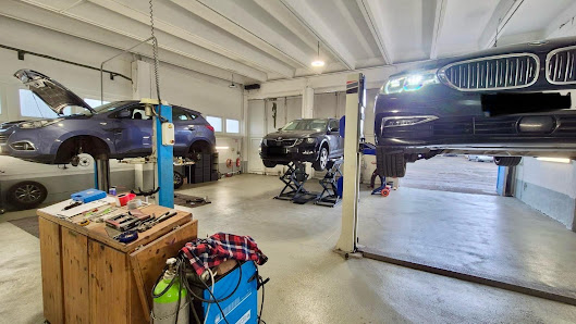 Arthur`s Car Point Selbsthilfewerkstatt