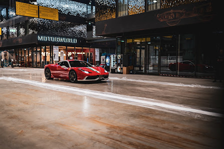 Autohaus Blöchl GmbH - Showroom Motorworld München