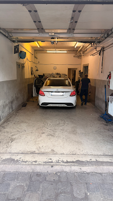U Car Automobile, Ersatzteile und Service