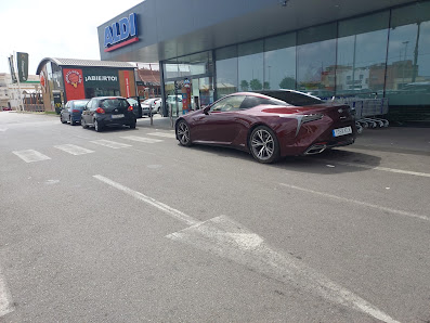 Motor Company Nauen: Toyota