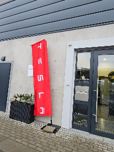 Tesla Delivery & Used Car Center Hanau Holzpark