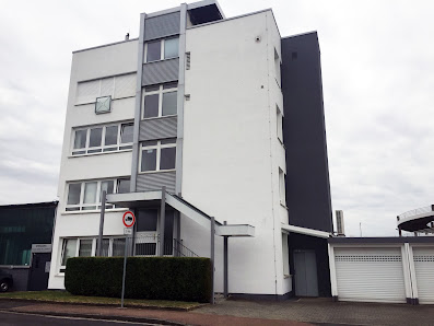Bach Holding GmbH · Auto Bach Unternehmensgruppe (Verwaltung)