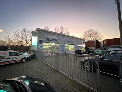 CHECK-IN | Autoservice u. Fahrzeugpflege