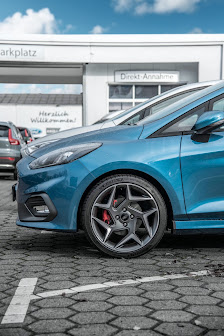 Krüll Hamburg – Sasel – Ford und Volvo Vertragspartner