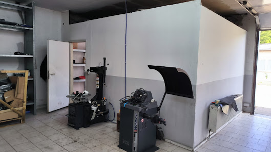 Auto Rajan Selbsthilfe Werkstatt