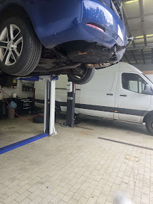 CR AUTO PLUS