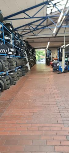 Pneuhage Reifen und Autoservice