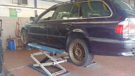 Premio Reifen + Autoservice Reifencenter H. Nüsse