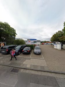 Toni König, KFZ-Betrieb