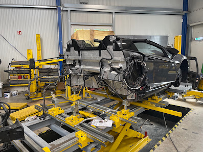 Esser GmbH Karosserie- und Lackierfachbetrieb, TESLA APPROVED BODY SHOP
