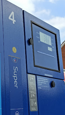 Esso Tankstelle und Kfz-Meisterbetrieb Hans Nassmacher GmbH