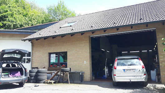 Kfz Mechatroniker pristawik
