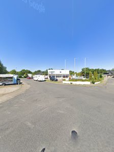 Auto am Rhein