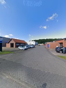 Lacky’s Auto Body Shop
