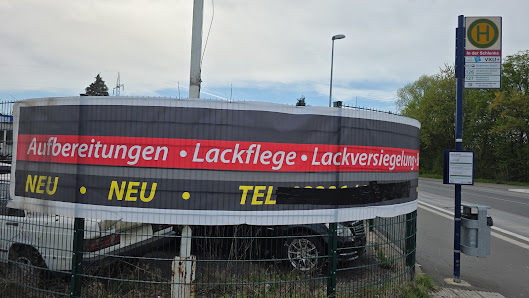 Lack und Schraube