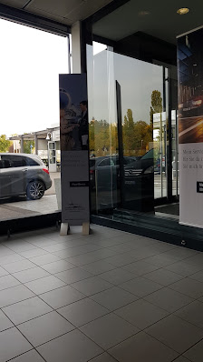 Mercedes-Benz Niederlassung Stuttgart Hallschlag