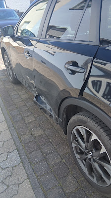 Autoservis. Autowerkstatt.