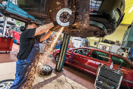 Die KFZ-Werkstatt Jakschik