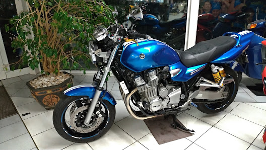 Auto & Motorradhaus Pinkes