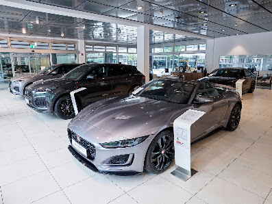MOLL GRUPPE | Jaguar Service Düsseldorf