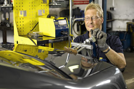 Autoreparatur Uwe-Ives Schöne