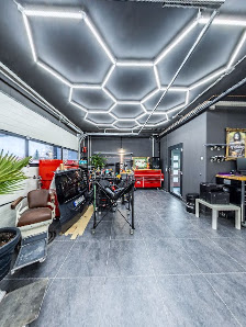 Russells Garage